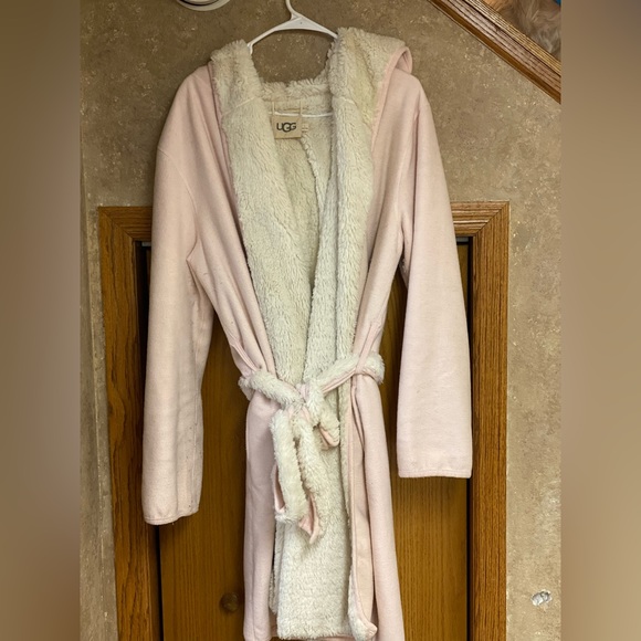 UGG Robe - Picture 2 of 2